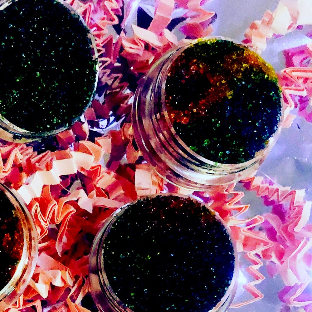 Rainbow lip scrub